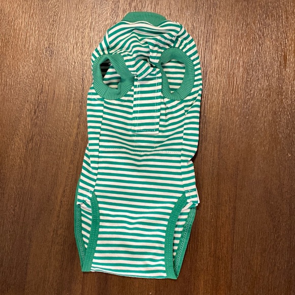 Green and White Post Surgery Recovery Shirt for Dogs Size Small (3-7lb) - Picture 2 of 5